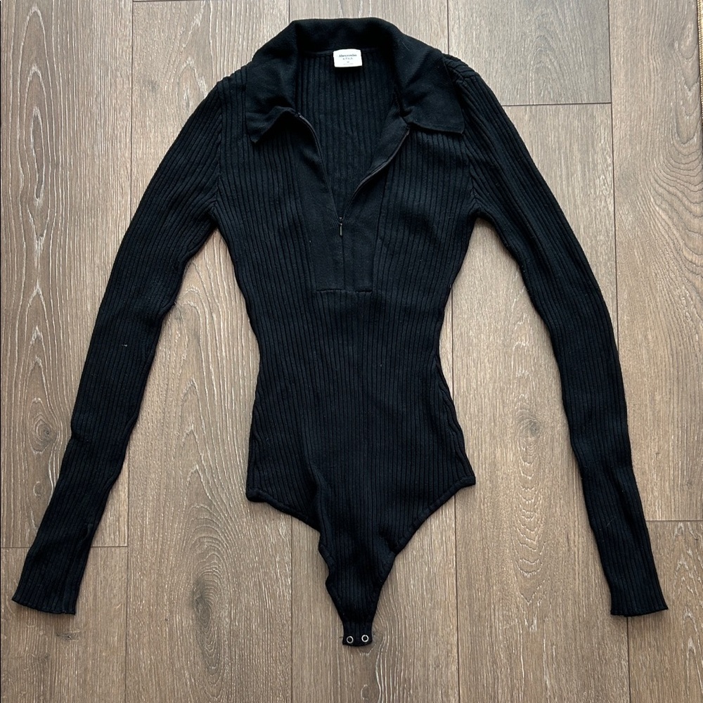 Abercrombie Ribbed Long-Sleeve Bodysuit | Black | Size Medium | GUC